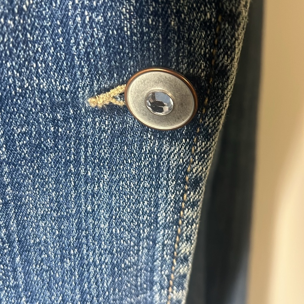 Jean jacket - Picture 2 of 6